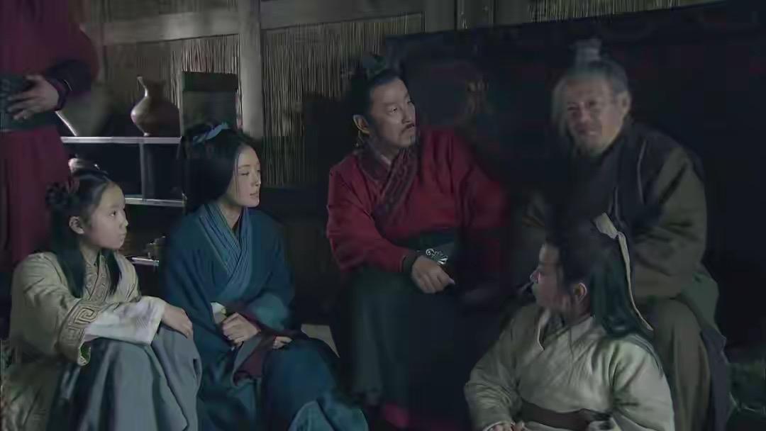 如何评价刘邦把自己儿女踹下车的行为？这个故事最大的Bug是，司马迁上一句话就