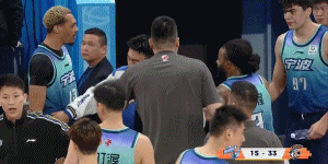 还是宁波男篮果断，在对待外援上，该出手时就出手，毫不犹豫。对阵上海的比赛，宁波