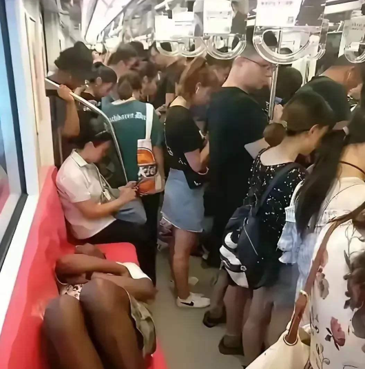 他是怎么做到脸不红的啊？？