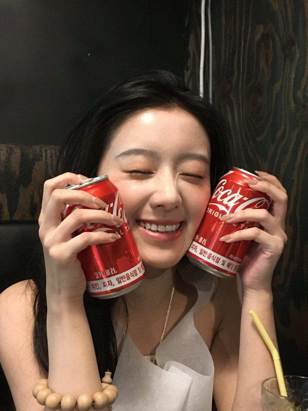 包上恩模仿蜘蛛侠向涵之模仿蜘蛛侠认真模仿蜘蛛侠的样子，又俏皮又有气场