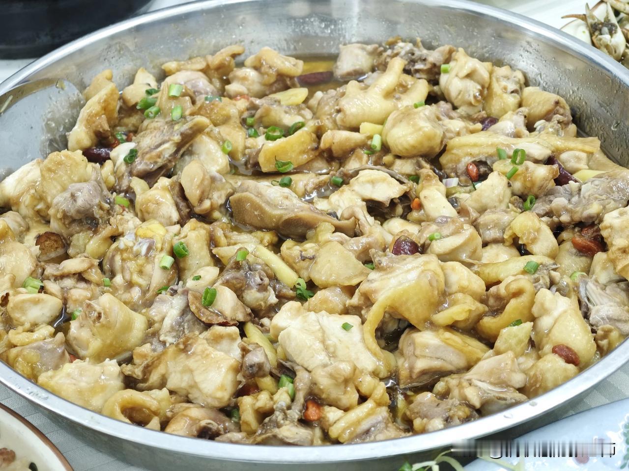 嗯，真香！​跟家人在广州聚餐，品尝地道广州村家菜[吐舌头眯眼睛笑]