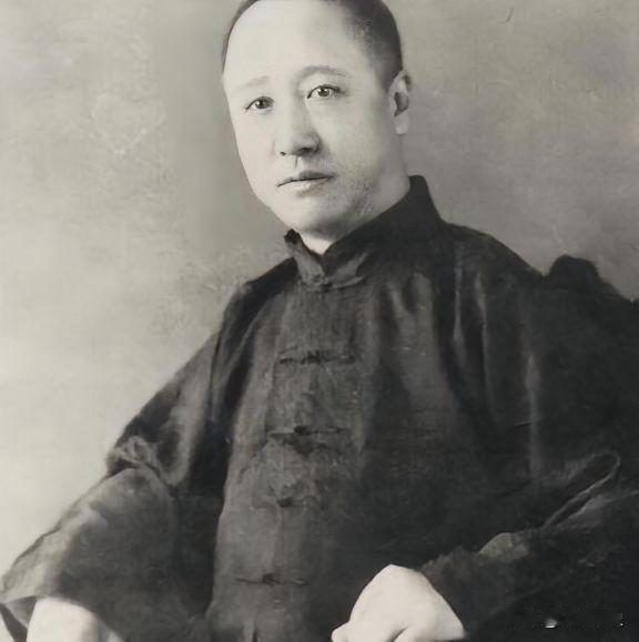 1950年，28岁就退休在家的清朝摄政王载沣，晚年以90万斤小米的价格卖掉了曾经