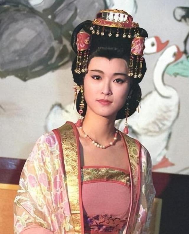 一次，唐太宗李世民病重，长孙皇后衣不解带，寸步不离地照顾他。贞观十年，长孙皇后