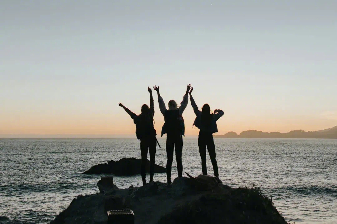 普通人之所以“普通”，是因为他对于自己，对于这个世界的感知力就很平庸；优秀的人之