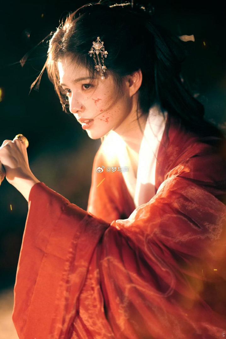 艾米演技好灵雀骨追完《雀骨》只想说一句：艾米的演技好灵！是浑然天成的生动和真