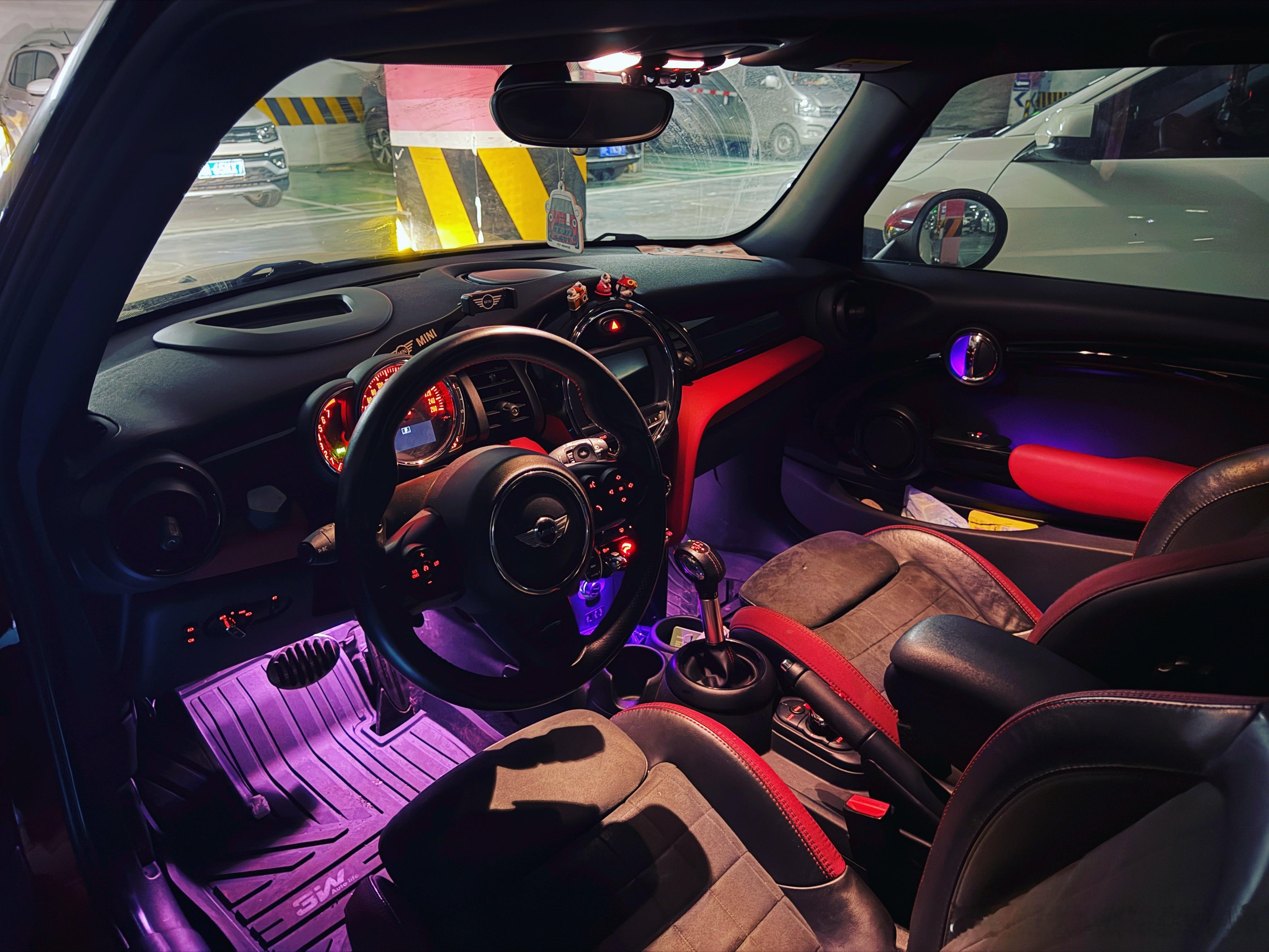 整个4月份只有8天时间呆在家，我的MINI也就昨天开了20分钟，现在又去机场了！