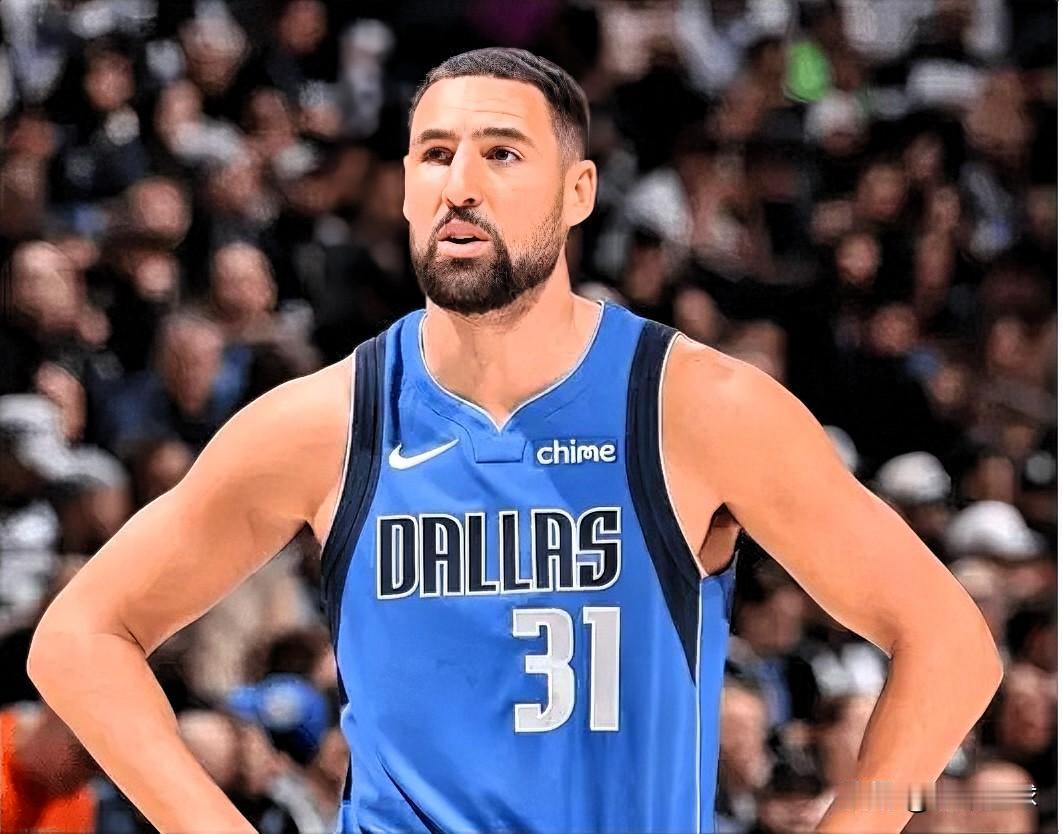 克莱也要被交易了！据美媒NBACentral报道，克莱-汤普森表示他知道独行