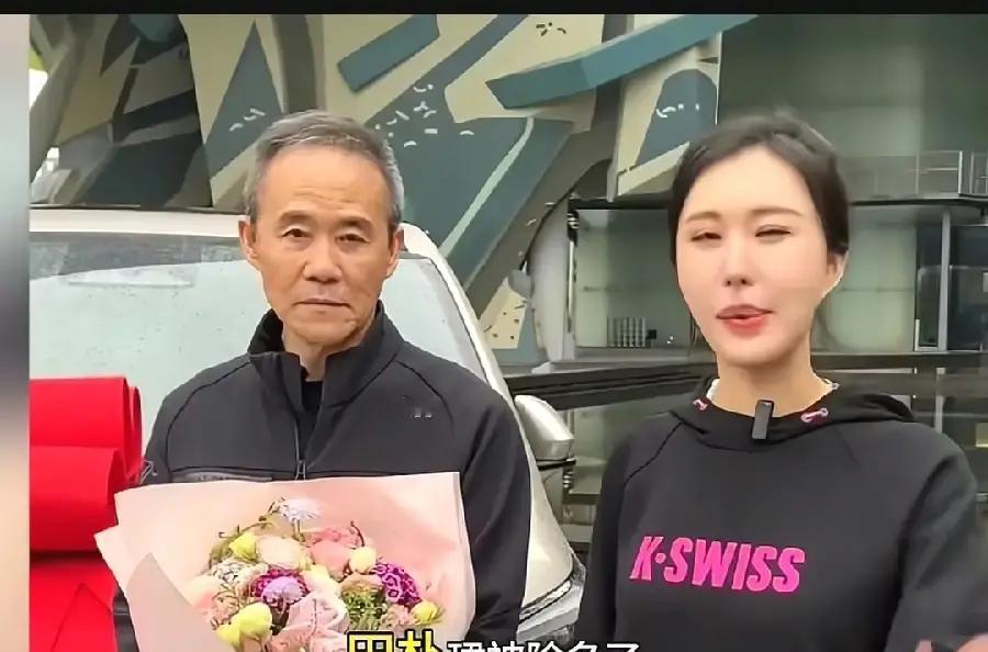 最高级的绝情，不是拉黑互撕，而是悄无声息地单飞。老王和小田，探店视频里的“黄金