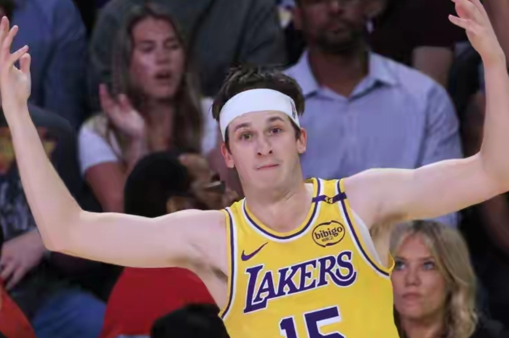 湖人又是一场惨败，问题出在哪里呢？相信看过比赛的都应该知道了。一直在说湖人首