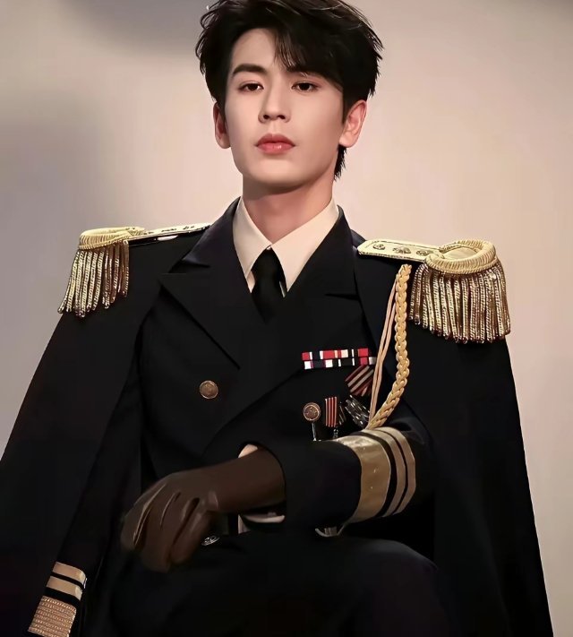 张凌赫两部待播剧，命运走向显得有些扑朔和未知。1.与王楚然合作民国剧《这一秒过