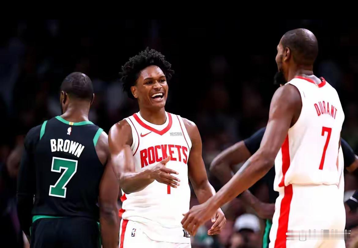 西部第四只剩1个胜场差火箭刚把马刺拉下马，26胜15负，胜率63.4%