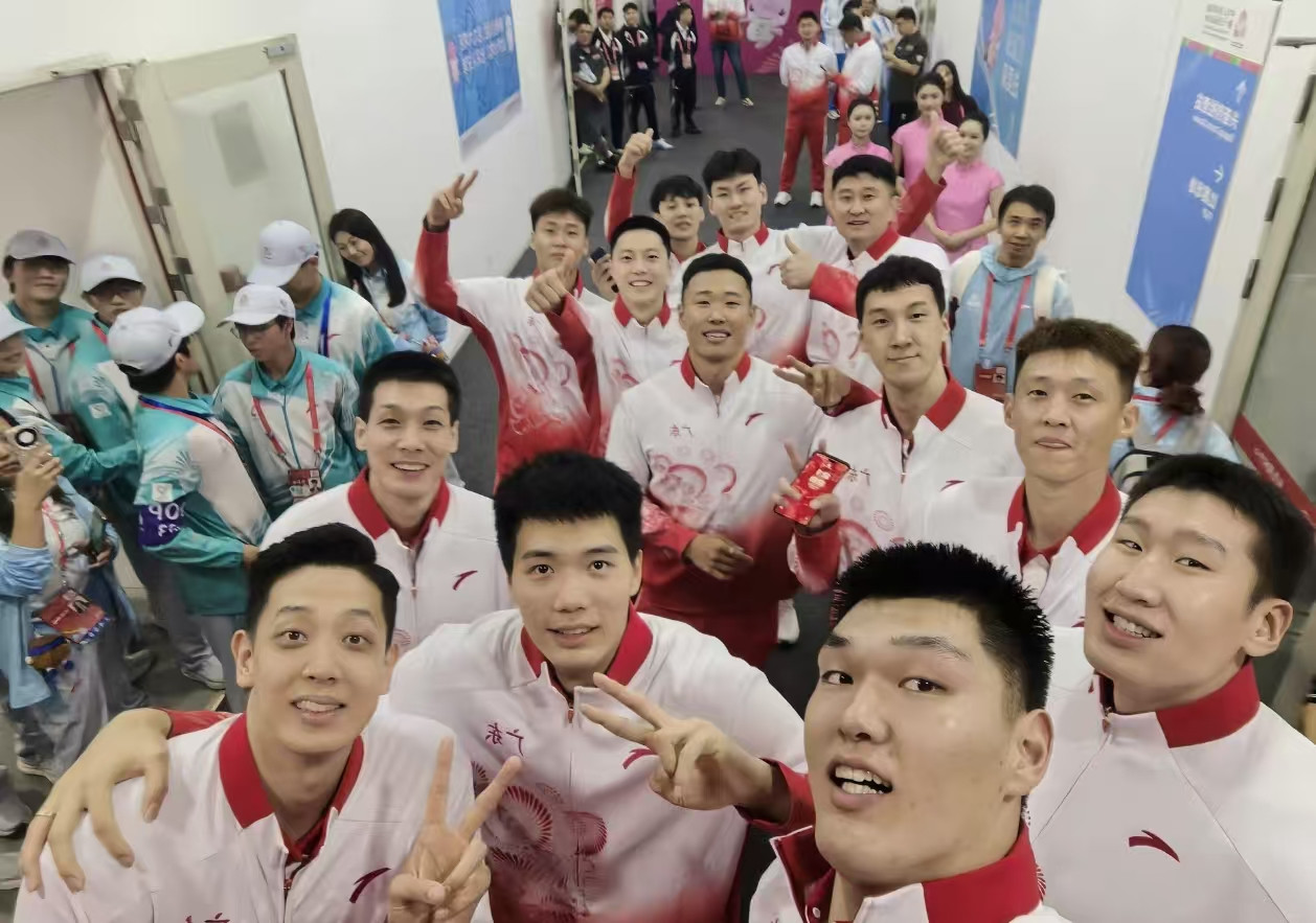 广东下届依旧是夺冠热门，这批球员四年后正值巅峰，还有新鲜血液加入