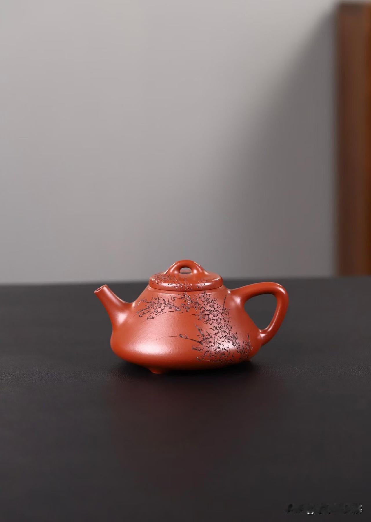 紫砂壶，烧成了“起泡壶”！新手买壶千万别踩这3个雷！前几天，一位壶友急匆匆地找