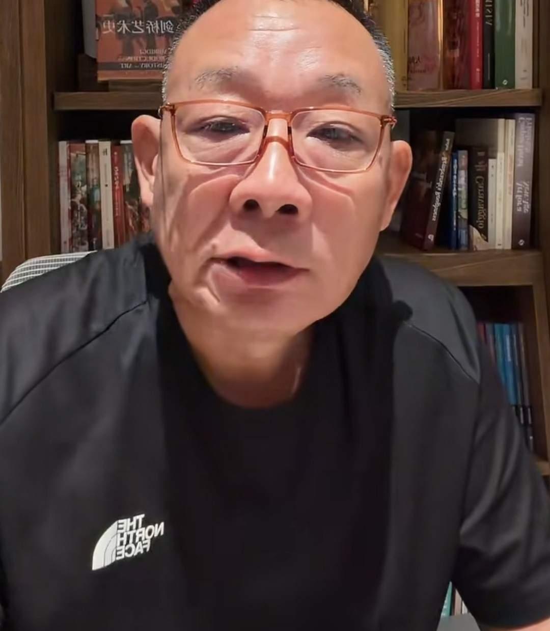 果然男人最懂男人，我问我大伯，为啥于东来会夸韩红？我大伯说我不懂他们那个年代