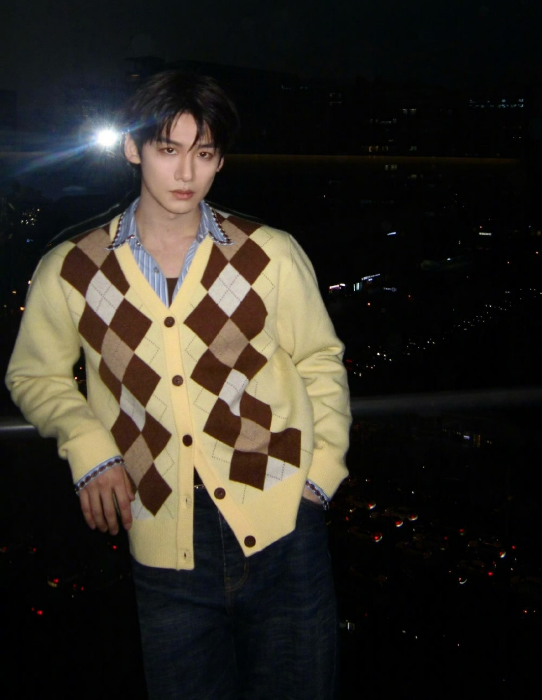 白敬亭你吃蛋挞咋那么萌，2026越来越好！