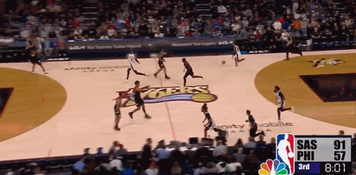 太震撼了，我已经无法用言语来形容文班亚马这恐怖的天赋了文班亚马行进间接卡斯尔的