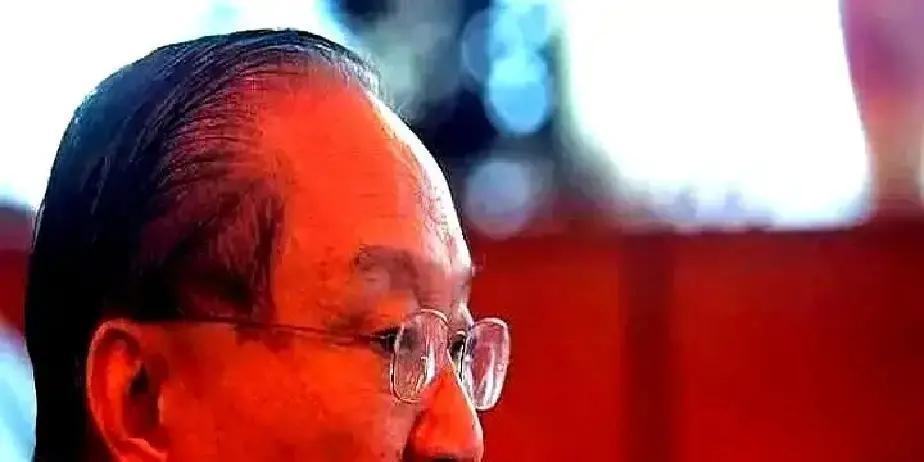 评论区又吵翻天！金庸95年一句“周迅黄蓉最合我心”，把老剧粉直接点燃。豆瓣分数跟