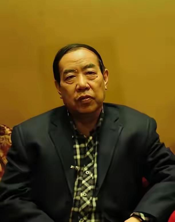 这几天最难受的应该是贾平凹了吧作为当代文坛大咖竟然败在了自己的一手扶持起来的
