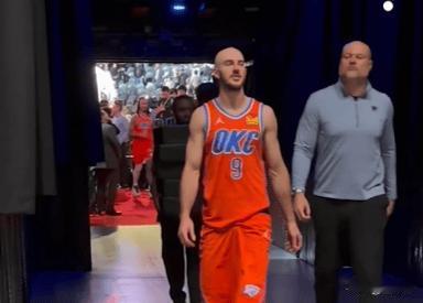 倒反天罡？卡鲁索谈裁判吹罚：“今天裁判的吹罚，简直是离谱到家了。”“很多