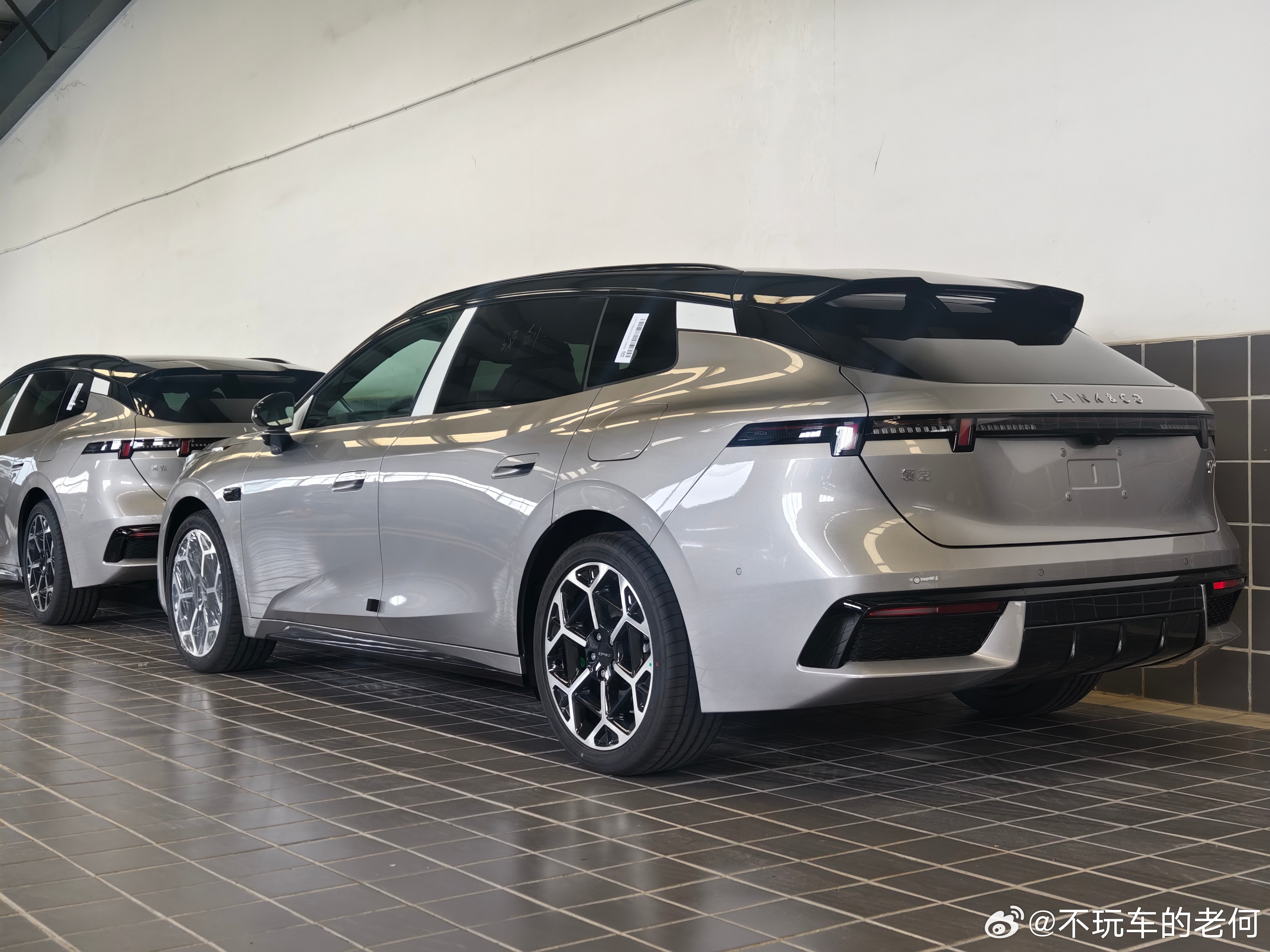 终于见到领克07gt的峡湾绿内饰了。200Ultra的内饰只有峡湾绿和白色可选
