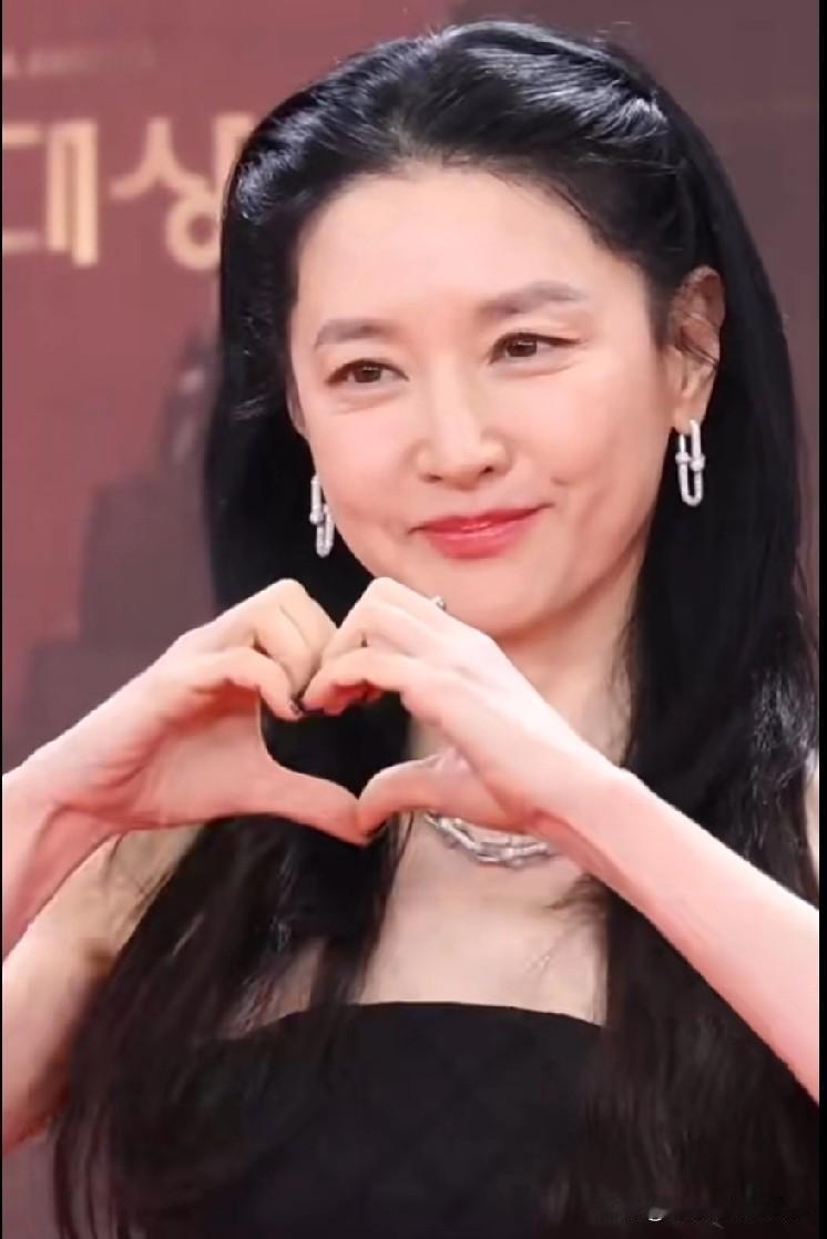 要说韩国娱乐圈的清流，李爱英必须拥有姓名！被夸“韩版林青霞”，年近六十依然状态在