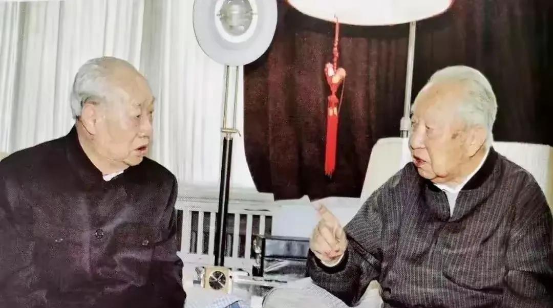 华主席，汪东兴，纪登奎，陈锡联，陈永贵，都是两袖清风，一身正气，铁骨铮铮。忠于