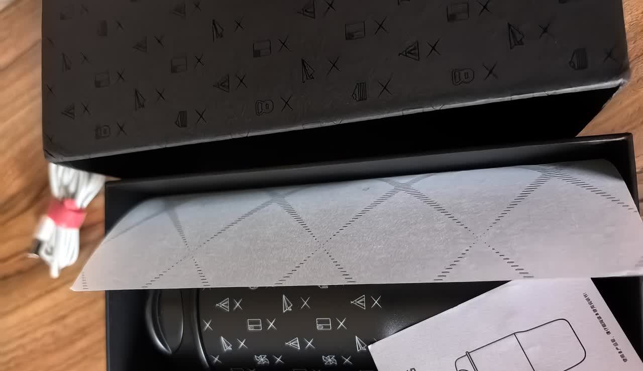购买华为nova14ultra，赢得的第2件奖品。拿到快递之后并不知道