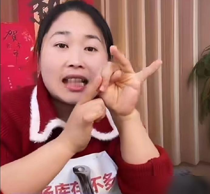 一个任性的男人回了家，全家人的命都悬在了半空。消失七天后，胖妹的哥哥终于露面