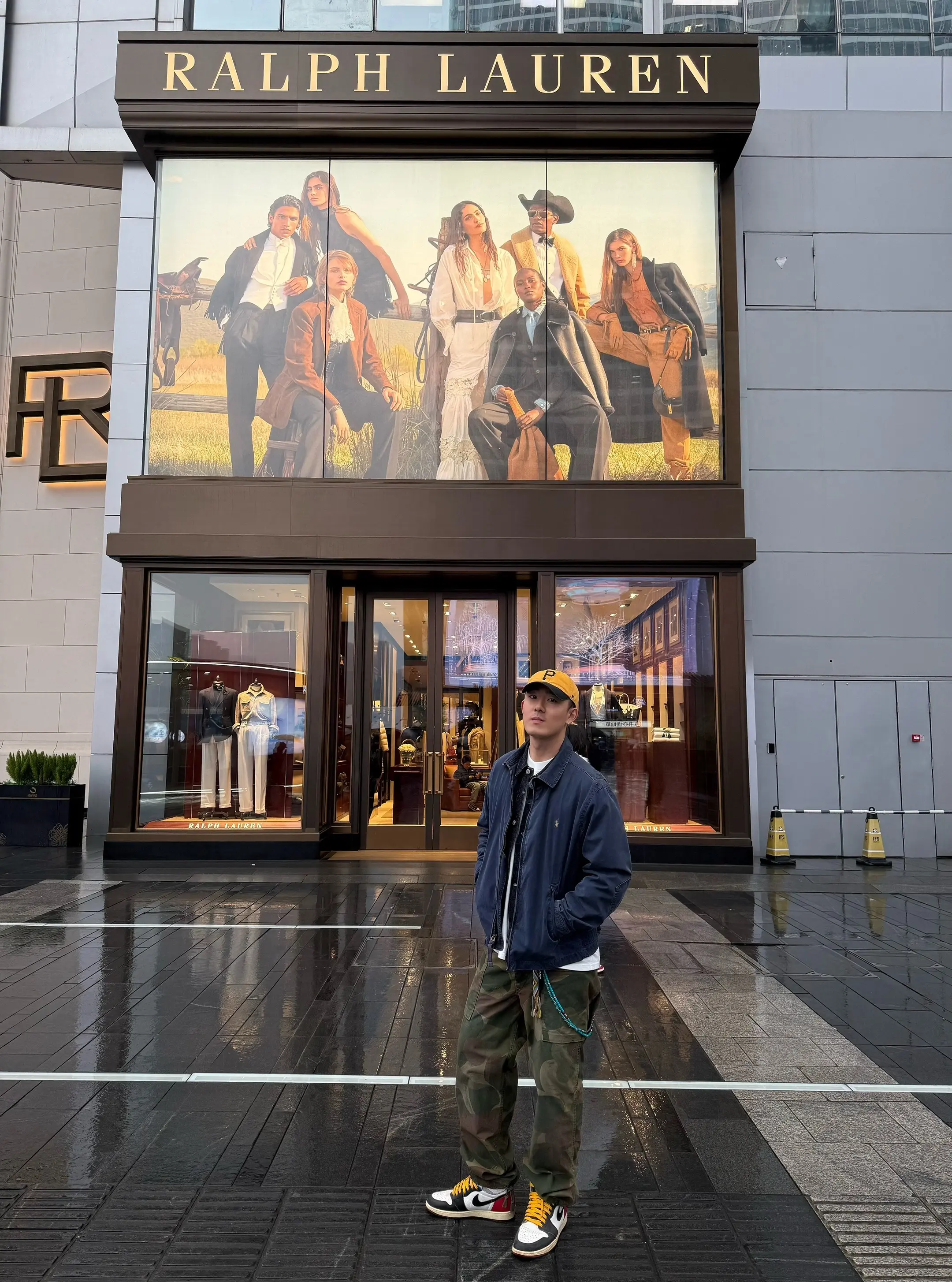 成都还是太超前了～ 好久没出门拍照骗了～