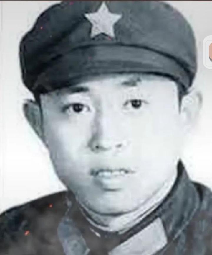 王有文，河南新乡辉县人，1957年生，中共党员，昆明军区第一侦察大队五连连长。