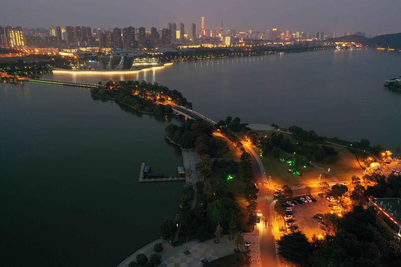 长江以北万亿城市再扩容，徐州凭何剑指北方地级市GDP榜首新一轮城市经济版图重