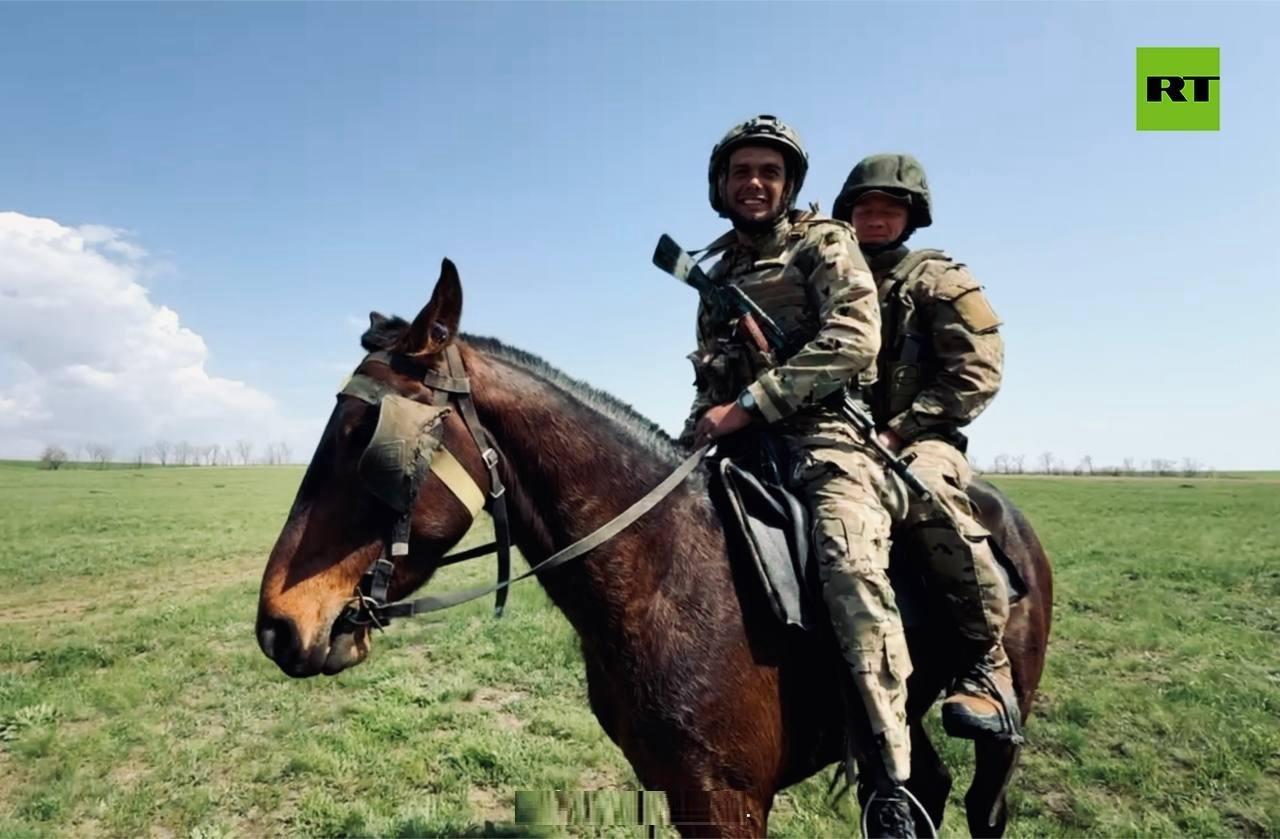 “最后一场骑兵冲锋”，俄军在顿涅茨克大草原，发起了一场传统骑兵冲锋。却在冲杀到对