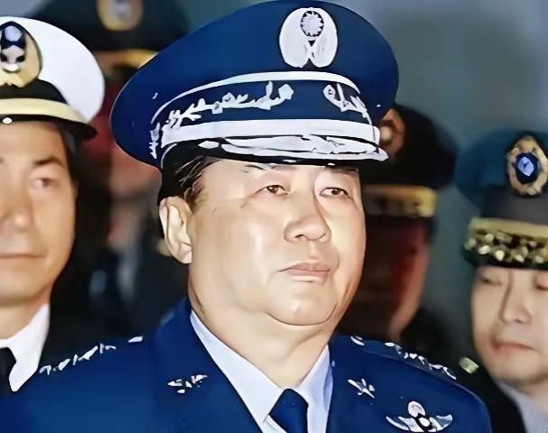 台湾地区首任军事大学校长、退役上将夏瀛洲被网文引述称：当年佩洛西窜访台湾地区，解