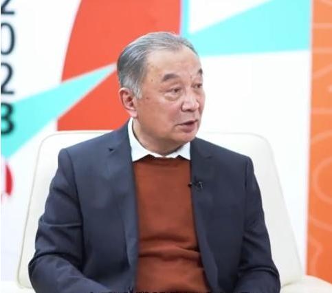 著名教授温铁军大胆发言：乡村小学，几乎都倒闭完了，名义上是县城教育质量好，实际上