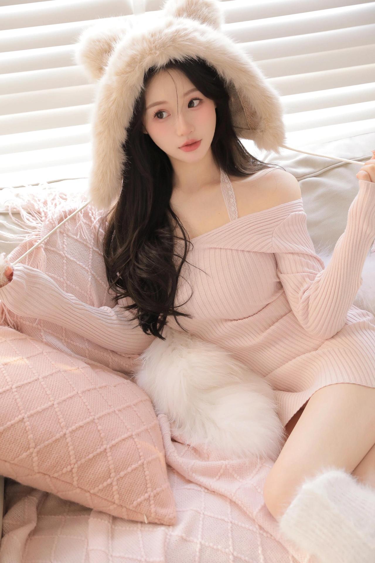 粉色系居家美腿姐姐清纯写真（9.6分）