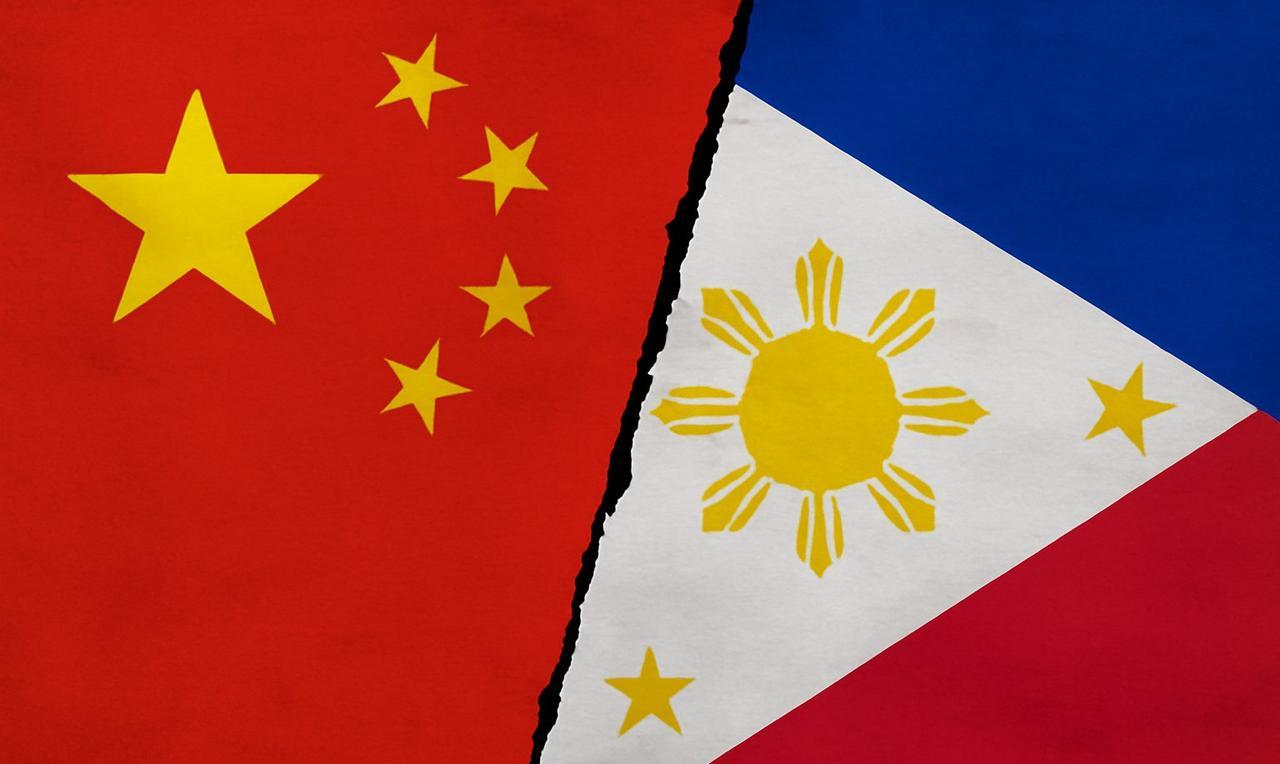 不能让菲律宾再这样闹腾了，在中国的主权和海权范围管辖内，任由这种国家堵住家门口挑