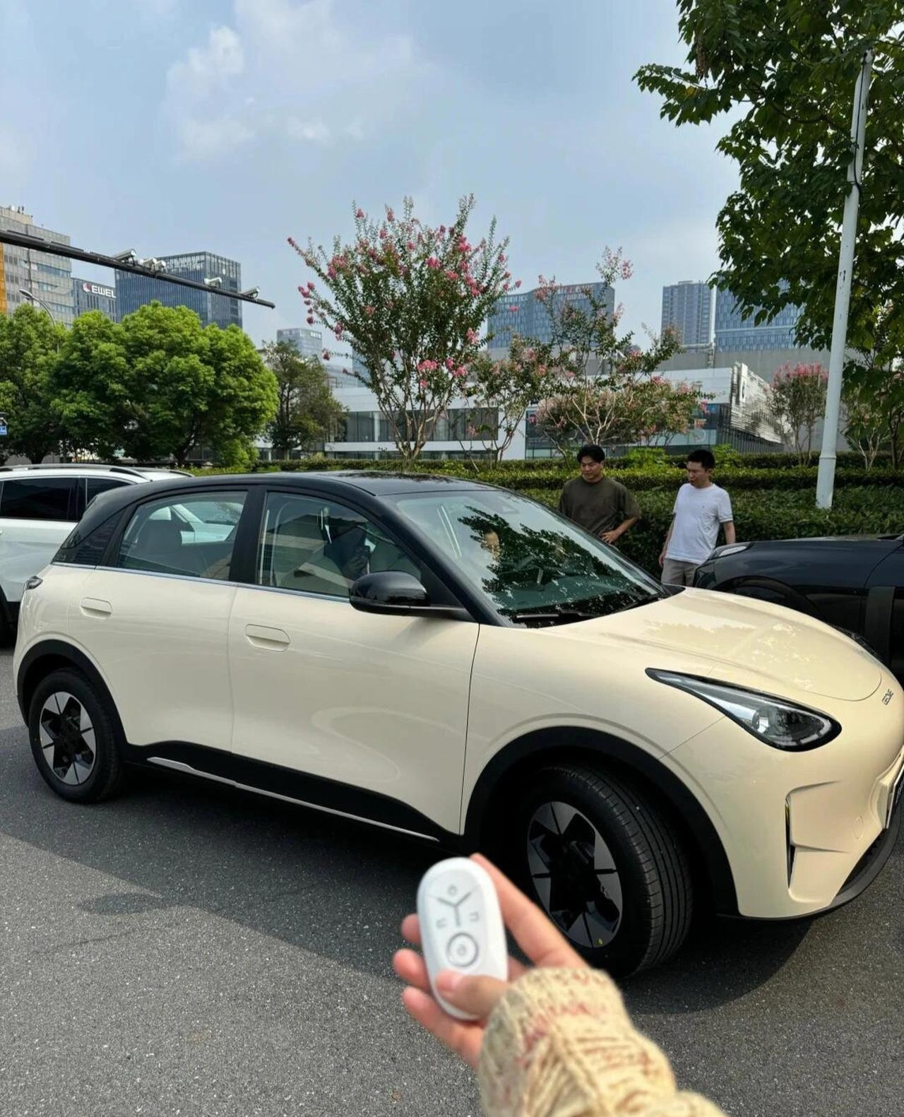 6.88万元买一辆纯电动车不香吗？吉利星愿这一款车型现在价格降价到6.88万元了，可以说是7万元级别