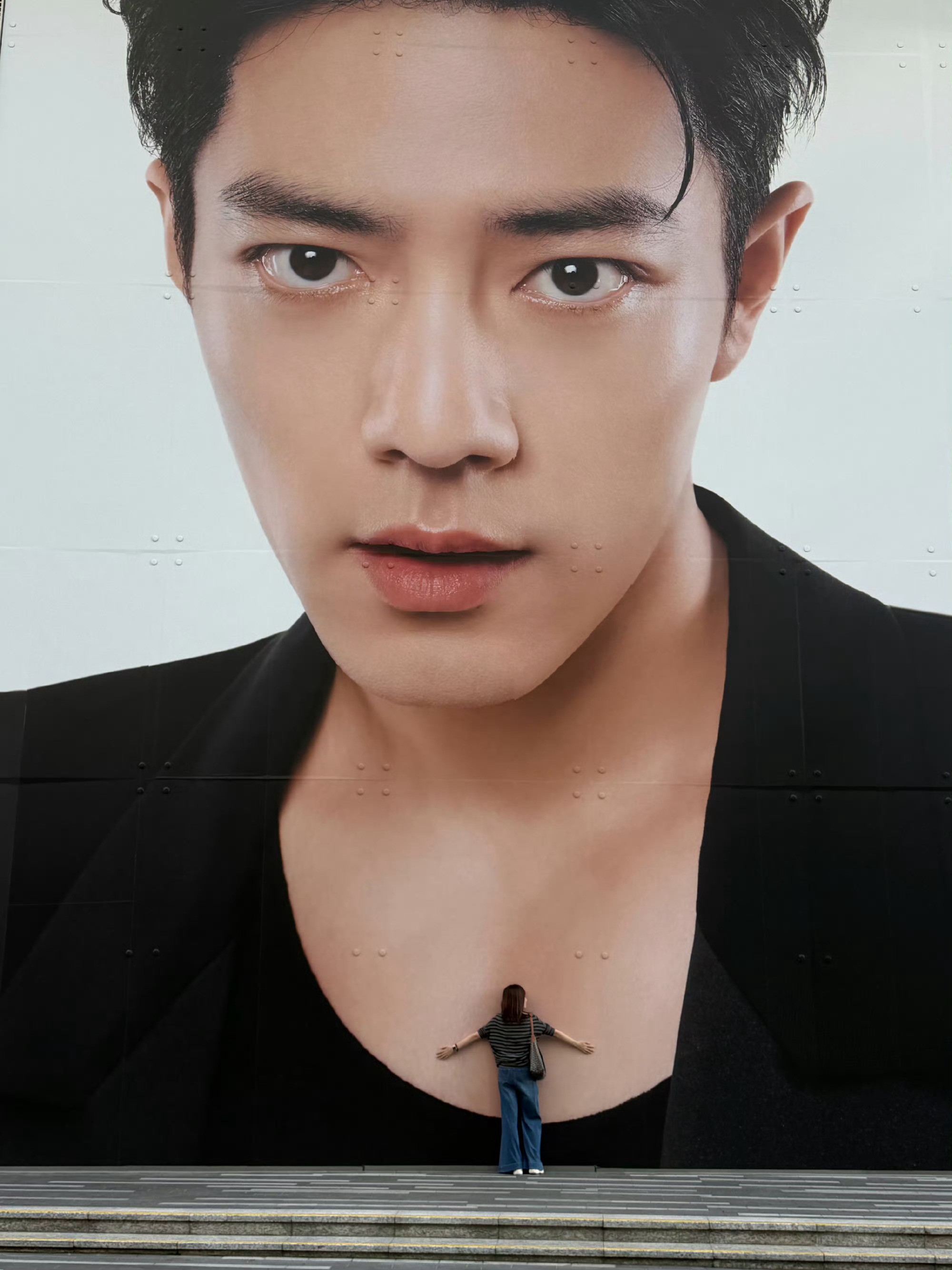 在肖战800米胸肌上醒来哈哈哈哈哈哈哈笑死我了赶紧把地址交出来，我要去沉浸式