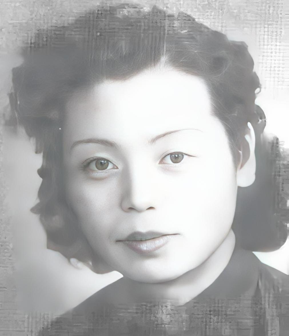 1970年，陈独秀58岁的女儿陈子美身绑5个空油桶，带着小儿子偷渡香港，海上漂泊
