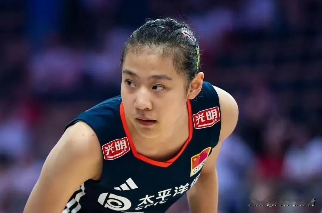 U21世界女排锦标赛开打！中国队小组赛第一个对手克罗地亚队。第一局开局克罗地亚队
