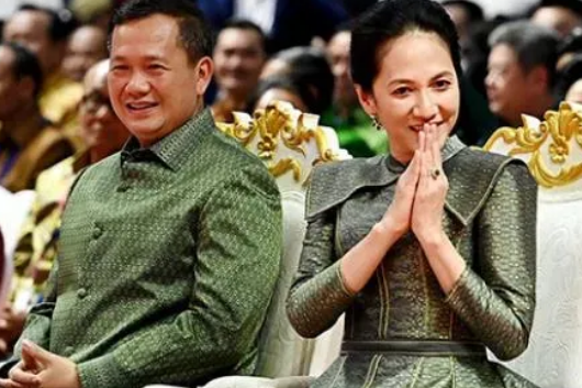 洪森捅了大篓子后，柬埔寨第一夫人碧占莫妮也出来向柬埔寨人民发出呼吁，呼吁他们捐血
