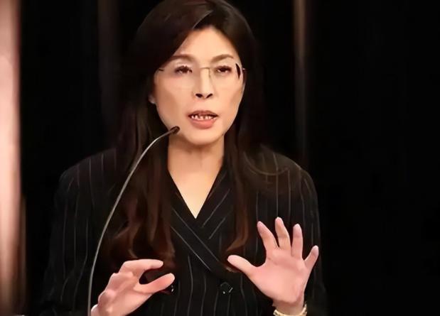 这回算是彻底露馅了！国台办当初的“冷处理”果然没错，郑丽文嘴上喊着要来大陆，身体