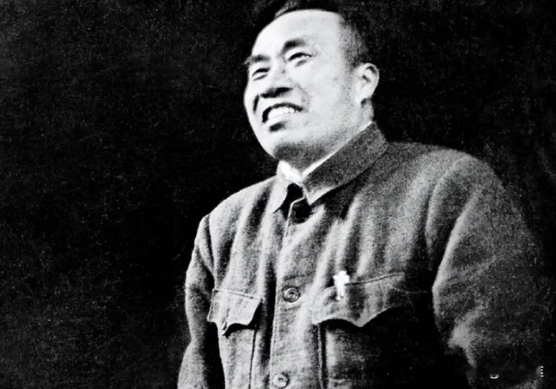 1949年，卫立煌为保85岁家母求助朱德，朱德深感棘手，转而请教毛主席。毛泽东看