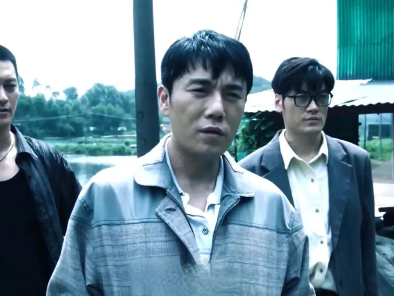 追剧《扫毒风暴》卢少骅为邱来宝还清了15万元债，邱来宝感激涕零，要跟着骅哥大干一
