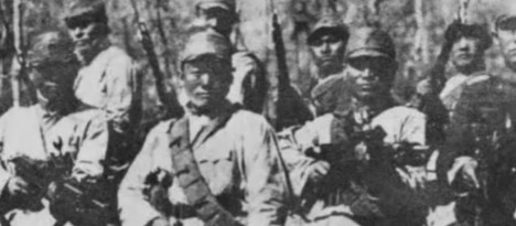 1932年，一个地主婆变卖了所有家产，支持儿子抗日，儿子拿到钱后瞬间失联，几年后