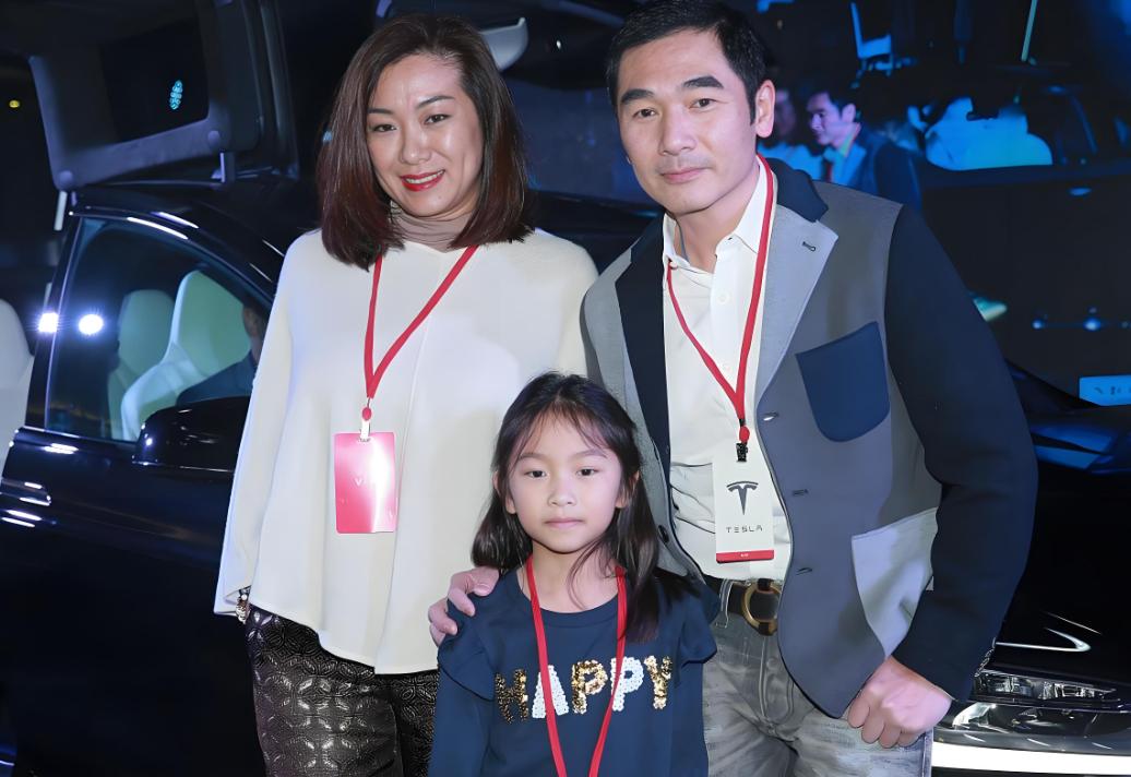 方中信和莫可欣恋爱同居后，方中信说：“我暂时不想结婚生孩子，你吃药吧”！于是，莫