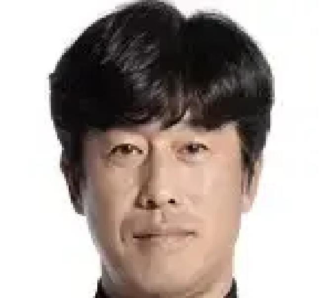 成都蓉城选帅，第一件事不是给权力，而是先“缴械”。俱乐部卡死了新帅的引援权