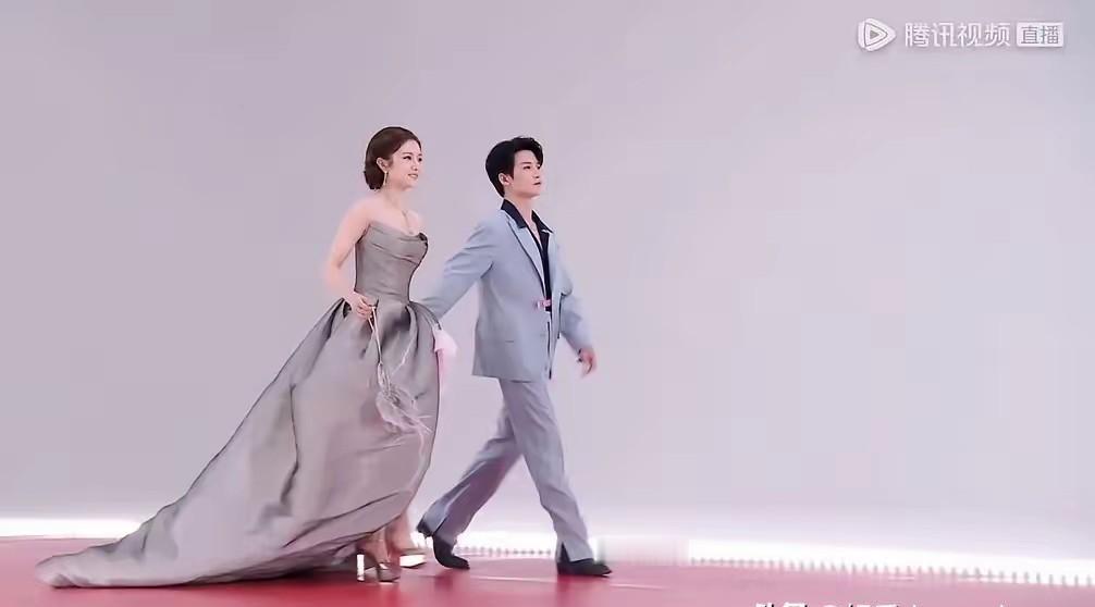 娱乐圈的“人设联赛”正在上演史诗级崩塌！当“纯情”成为高危标签，比总决赛投丢绝