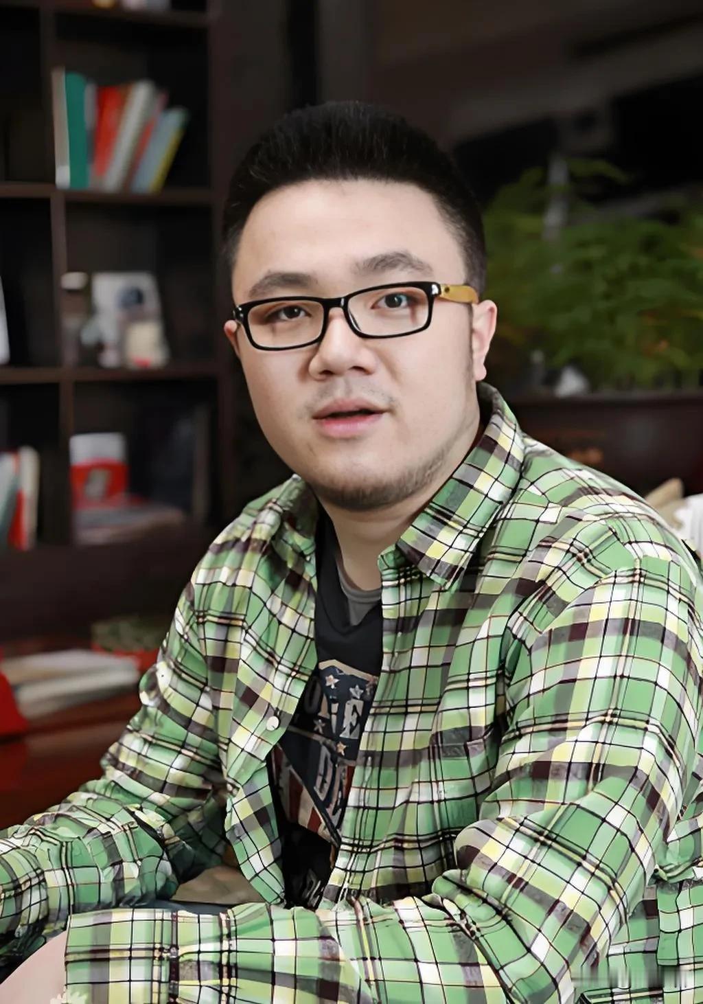 巴图虽然有个地位极高的妈妈，但他不虚荣。当宋丹丹决定给他买一辆车的时候，他并没有