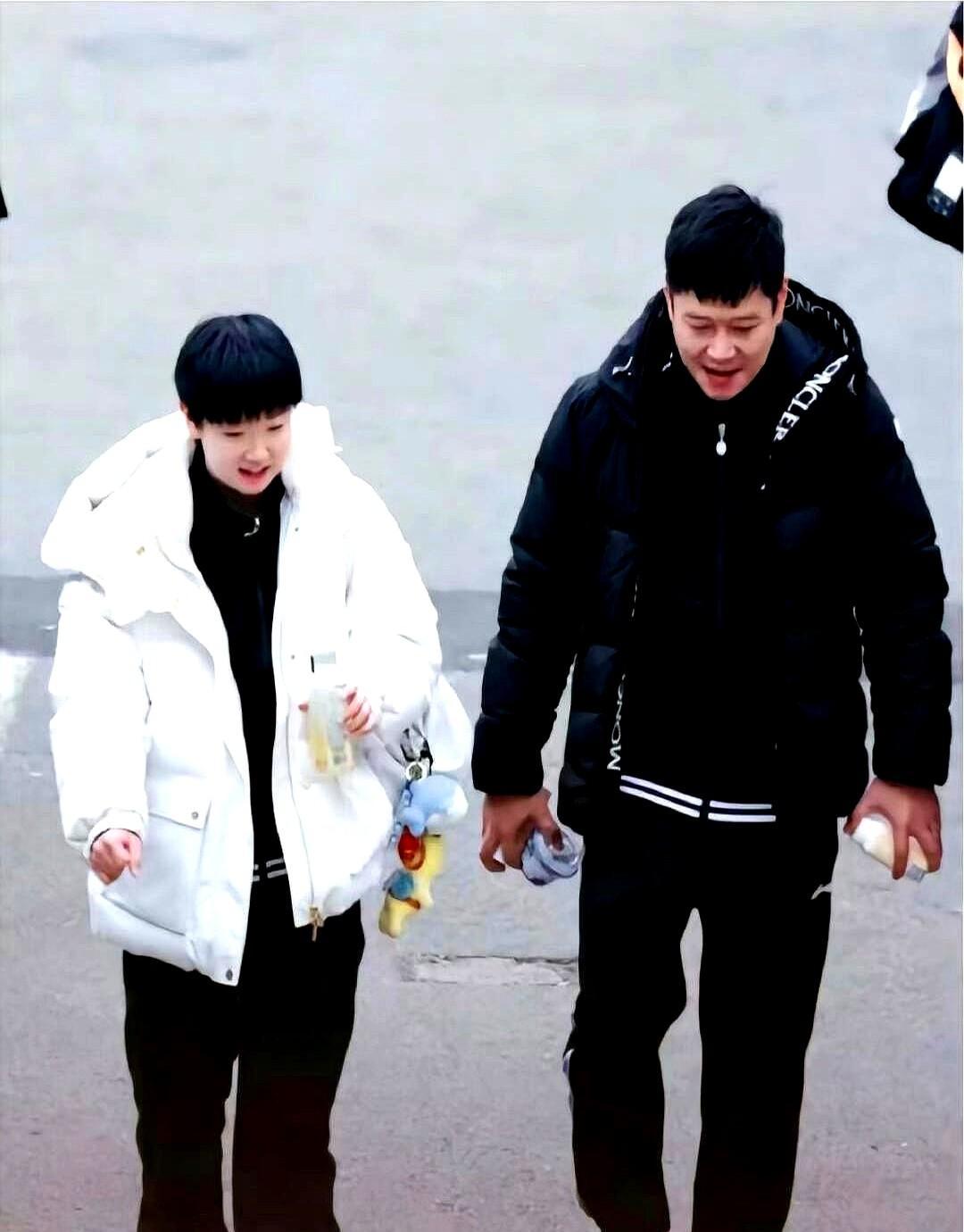 春节别人团圆,她团圆在球台边。家人送饭,教练盯心率,低于95不许吃。通勤路上